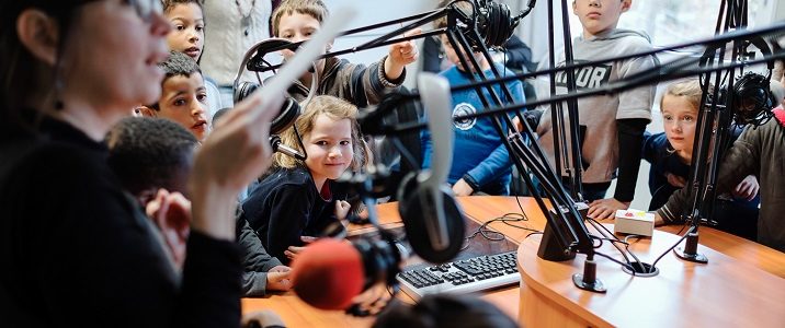 education au média radio